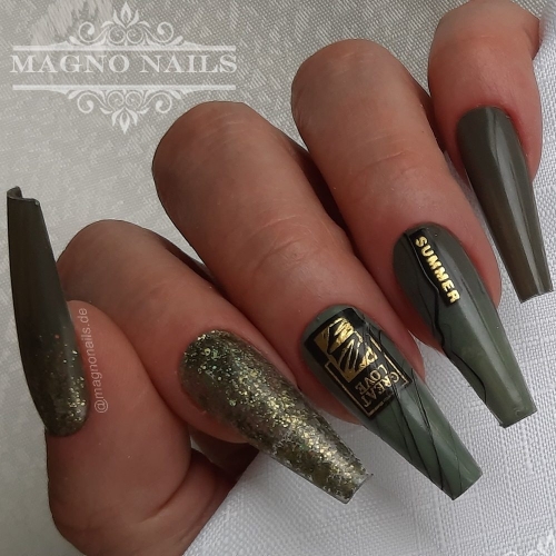 Preview: Nageldesign Idee - Olivgrün Grün Glitzer Gold Sticker